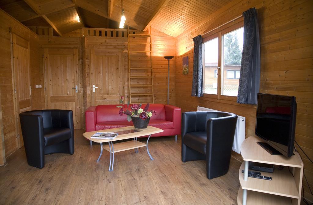Camping Het Wieskamp Henxel 외부 사진